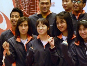 Minatsu with team mates