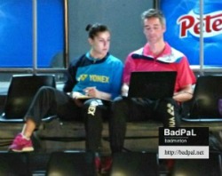 Spanish way : Carolina and her coach